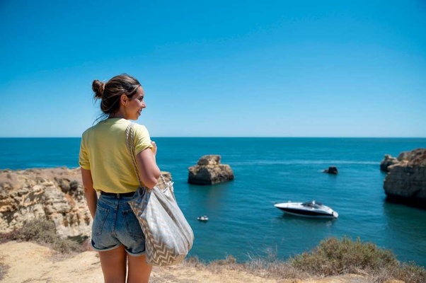 6 Tips For Cutting The Costs of Your Solo Travels